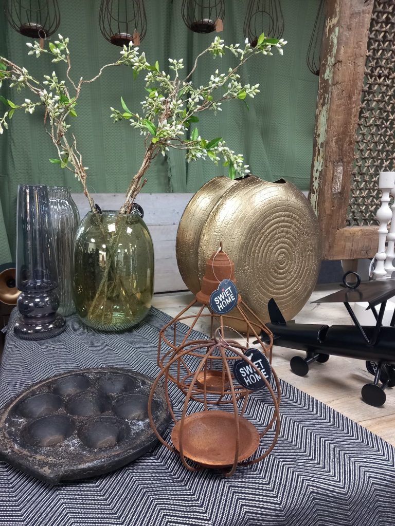 f37c0f84-1041-42f0-a1ab-6d6479b51320